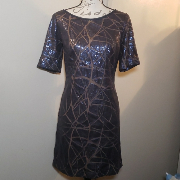 Tadashi Shoji Dresses & Skirts - Tadashi shoji short sleeve sequin dress